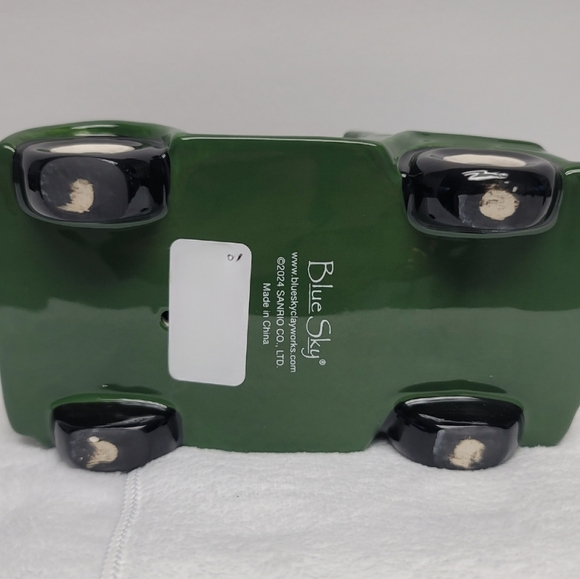 Hello Kitty Ceramic Adventure Tours Green Jeep Truck Tea Light Candle Holder New - Picture 5 of 5